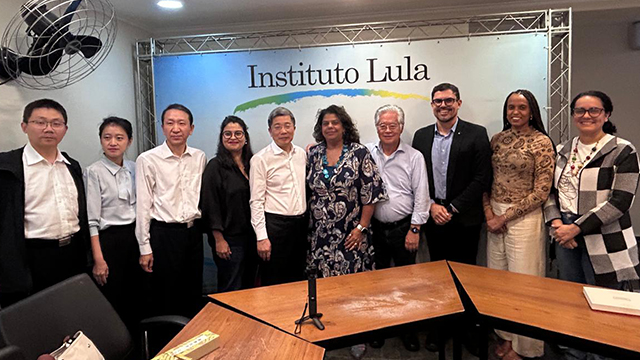 Instituto Lula recebe comitiva do Museu do Partido Comunista da China